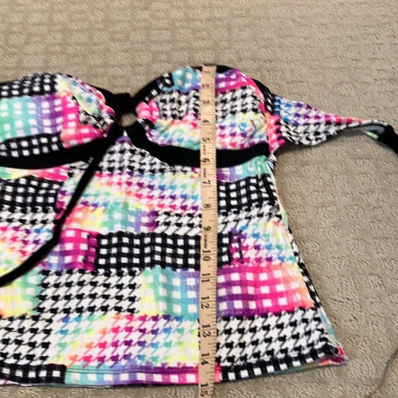 Ocean Pacific size M patterned tankini with boy short bottoms. - Picture 9 of 14